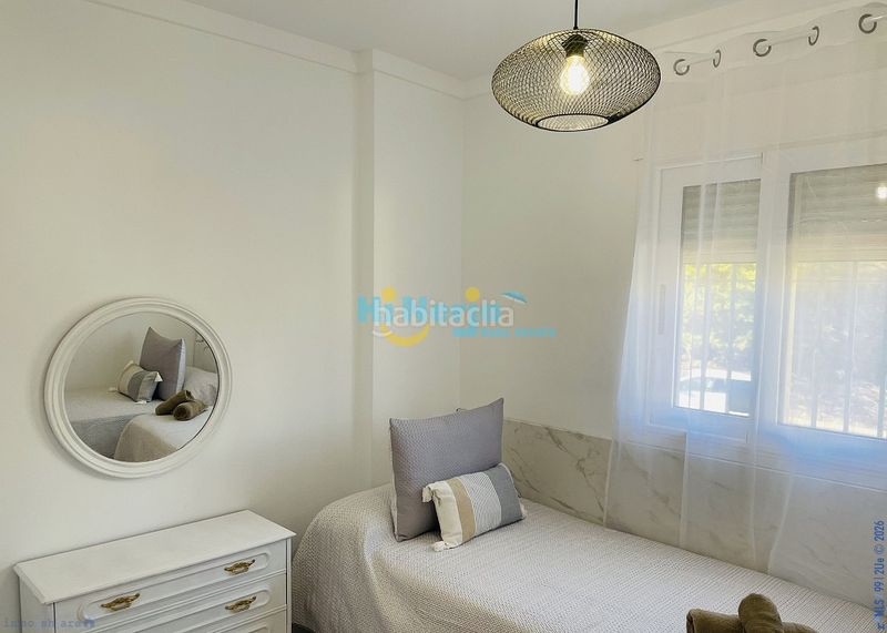 Foto 30e11acd-7866-4498-8901-27a85b87be3d. Apartament amb piscina a Centro Nerja