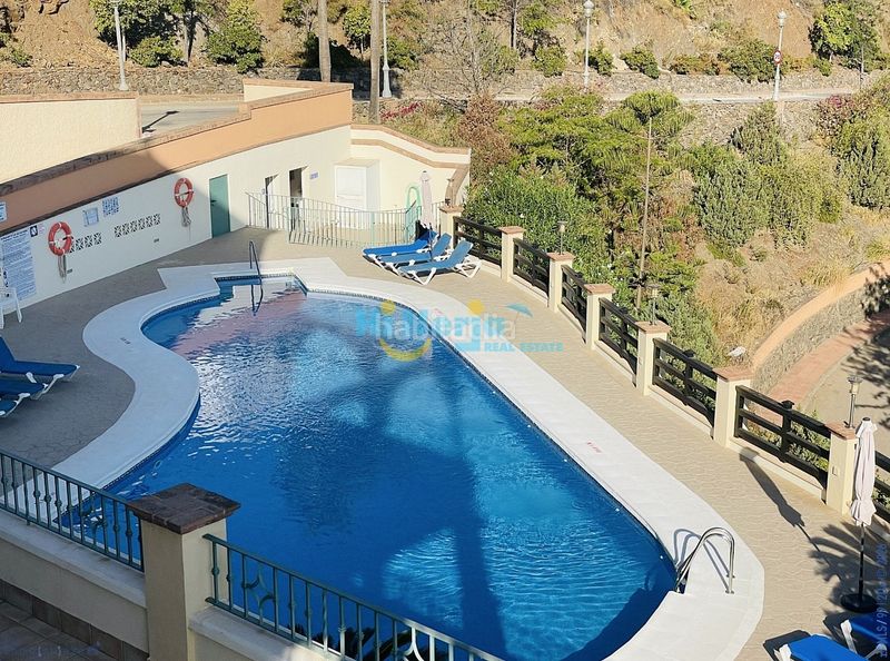 Foto 5a4cbeed-4d10-4443-9249-8ce1ebabdef7. Apartament amb piscina a Centro Nerja