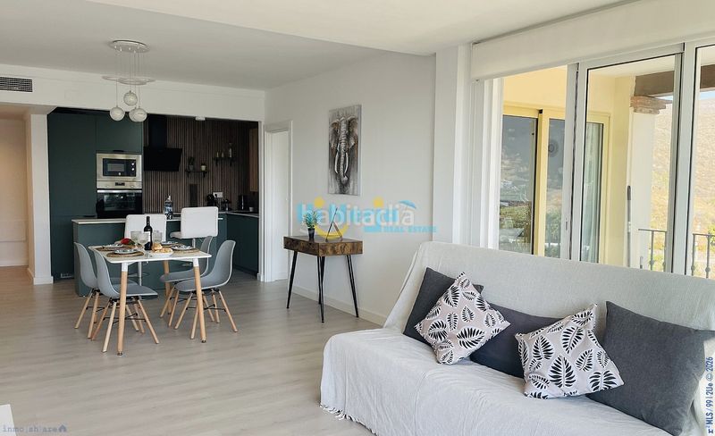 Foto ac48fc5e-6573-4796-8900-1dc589b0a14c. Apartament amb piscina a Centro Nerja