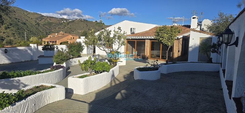 Foto 5aa9bcfa-c678-4792-8202-197c25bf407d. Casa amb piscina a Camino Algarrobo - Las Arenas Vélez - Málaga