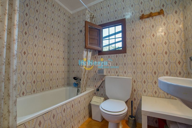 Foto a9736d74-e2d8-4b9d-80de-44c0d7f32d94. Casa amb aparcament a Canillas de Aceituno