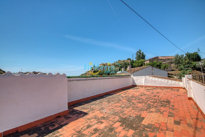 Foto de9e67ca-faff-4950-854e-aef750b56c5a. Casa amb aparcament a Canillas de Aceituno