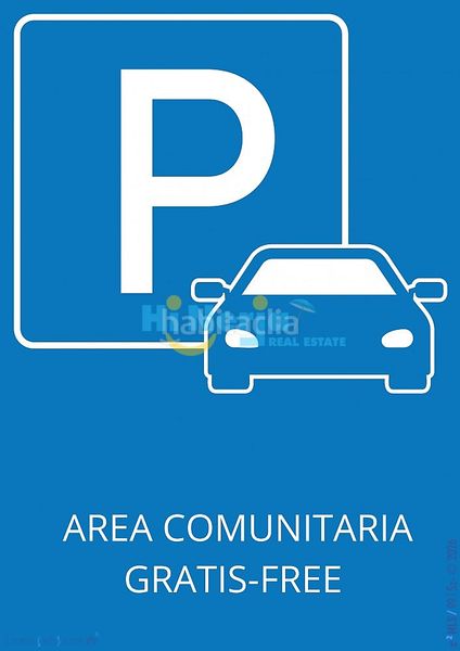 Foto 0db87ece-f5b3-4968-9f5a-120079af8f5c. Apartament amb aparcament piscina a Centro Nerja