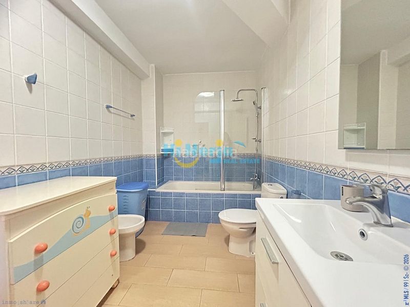 Foto 3042be03-6aba-4957-8df3-4e7e27b8f90f. Apartament amb aparcament piscina a Centro Nerja