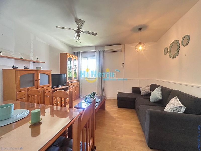 Foto 3272d2ad-7705-47da-ba21-444a33fdbe42. Apartament amb aparcament piscina a Centro Nerja