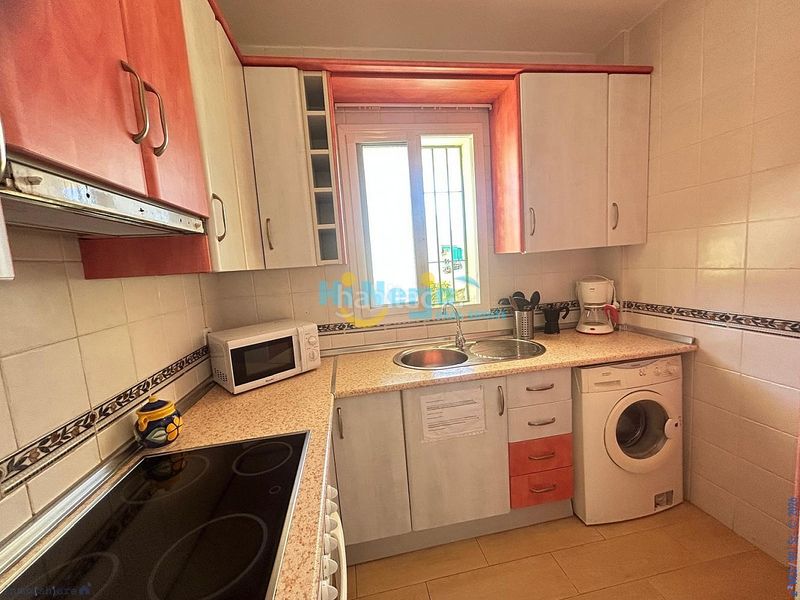 Foto 5b38bf29-a602-4bac-88a1-73438f33ae65. Apartament amb aparcament piscina a Centro Nerja