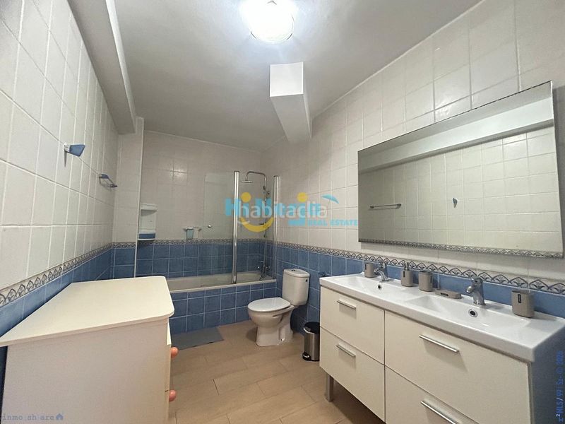 Foto 7ef3273a-b3fe-4229-a664-ea30ff05d2f3. Apartament amb aparcament piscina a Centro Nerja