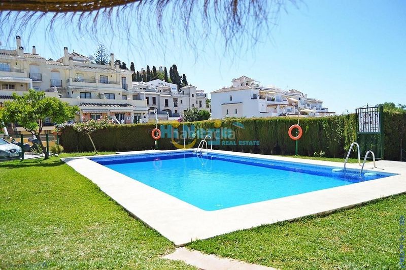 Foto 9c6c3dc5-10da-42f3-9d7f-ea0331487485. Apartament amb aparcament piscina a Centro Nerja
