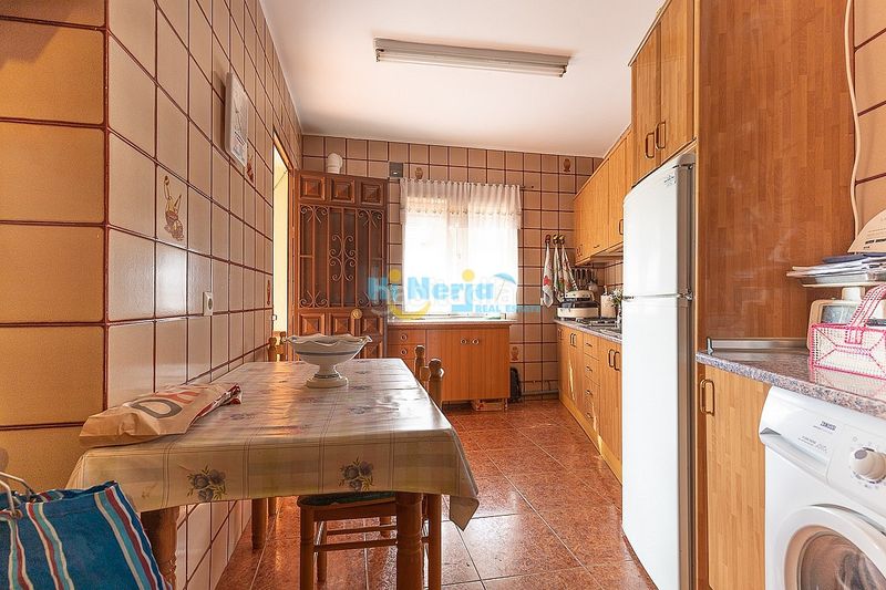 Foto b5f3b3d8-0a0f-4638-9b26-633bb413cbfa. Casa amb aparcament a El Peñoncillo Torrox