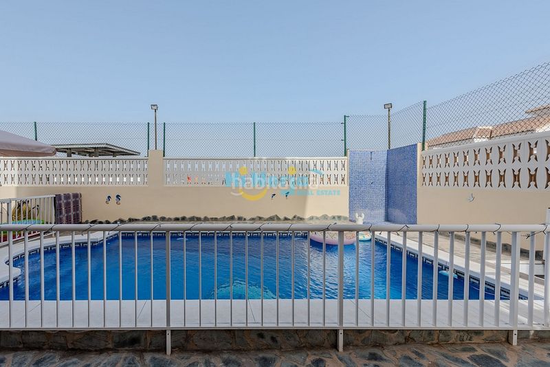 Foto 13741362-e153-4cf7-a6be-e039526932a6. Casa amb calefacció aparcament piscina a Centro Torre del Mar