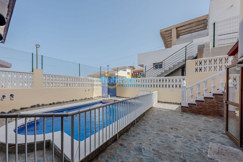 Foto 72859e33-d3b3-420d-a11c-18d4c30db9c2. Casa amb calefacció aparcament piscina a Centro Torre del Mar