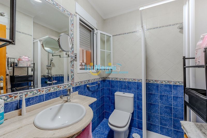 Foto c8aa0aa9-3838-4df6-8405-7fc4dc5d36f1. Casa amb calefacció aparcament piscina a Centro Torre del Mar