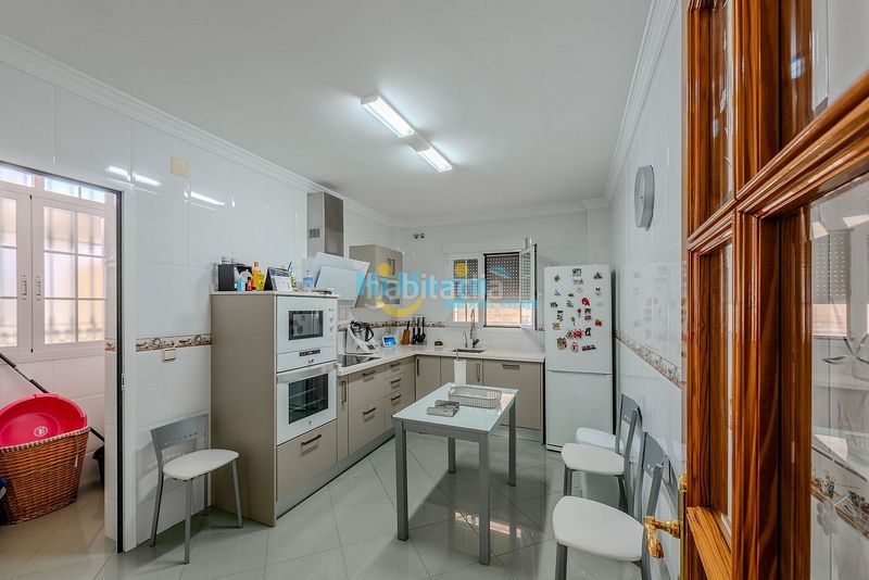 Foto cb92b433-79ae-4366-977a-bb264c9e5c68. Casa amb calefacció aparcament piscina a Centro Torre del Mar