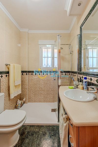 Foto e91eade8-23fd-44c4-8209-e8c45b14df02. Casa amb calefacció aparcament piscina a Centro Torre del Mar