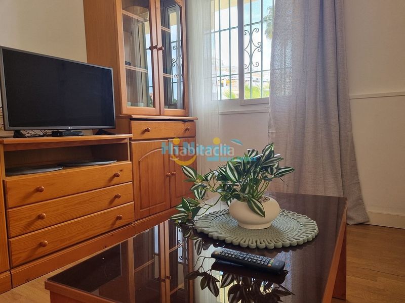 Foto 24c35d7d-5a8d-4935-b8a5-12bde190e5ba. Apartament amb calefacció aparcament piscina a Centro Nerja