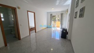 Appartement à Centro. Apartamento 1 dormitorio con piscina comunitaria a 400 metros de