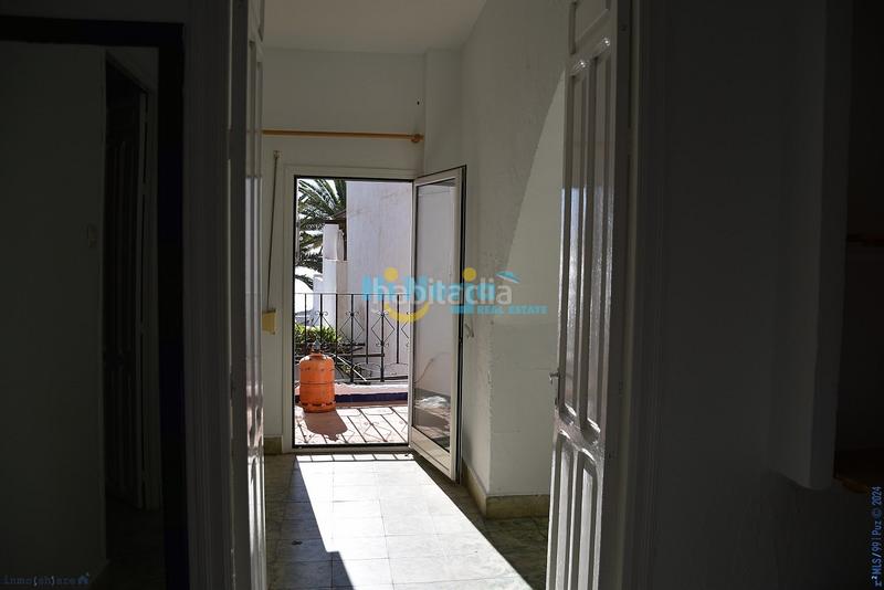 Foto 15af9d01-1228-45cd-8d87-a58610c8a1ba. Casa  en el Centro con vistas al mar en Centro Nerja
