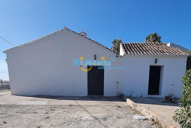 Foto 35361f59-22e0-4e74-9117-1a0afbdbe17e. Miete haus mit parking in Torrox pueblo Torrox