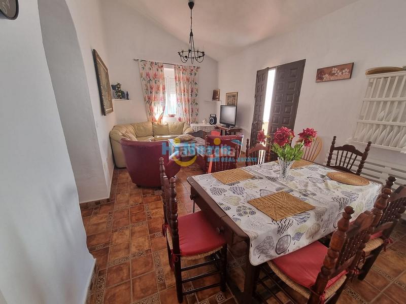 Foto 4083ec50-dd5c-419a-8586-e6ffd39965e7. Miete haus mit parking in Torrox pueblo Torrox