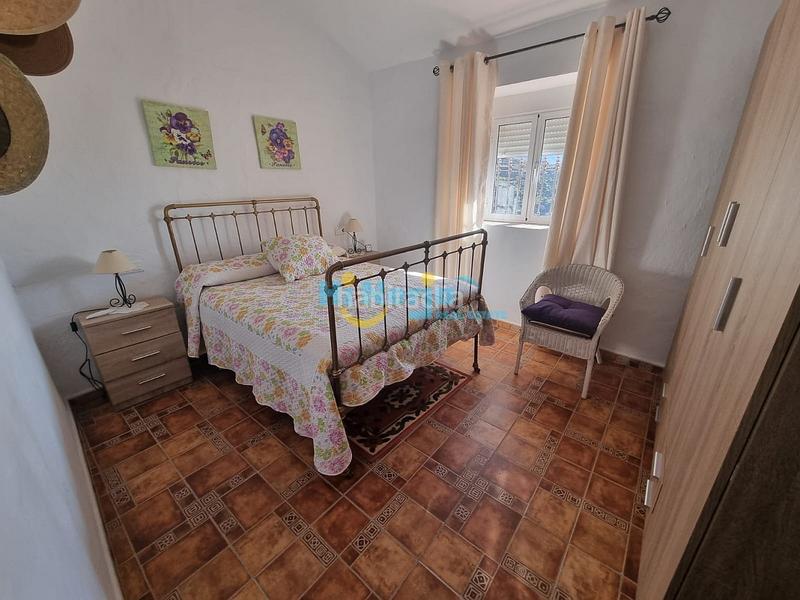 Foto 50ea5b84-fe06-4e30-b61b-de4aa7b35e77. Miete haus mit parking in Torrox pueblo Torrox