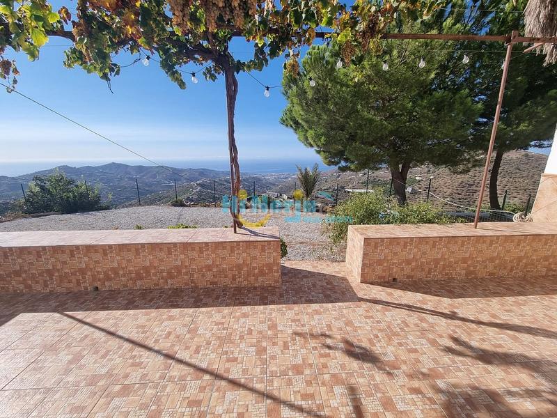 Foto be47ae12-2eee-4342-a06d-016b37404778. Miete haus mit parking in Torrox pueblo Torrox