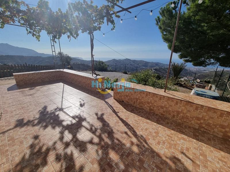 Foto 1a0140cd-3582-4809-9239-b50ea8d23e50. Rent house with parking in Torrox pueblo Torrox