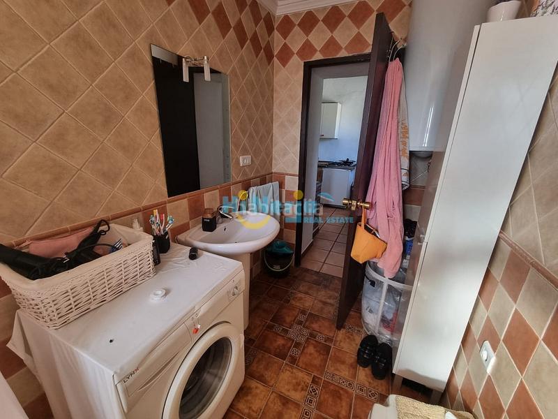 Foto 2829fe5b-af27-42c4-8a01-cade68dcfabe. Rent house with parking in Torrox pueblo Torrox