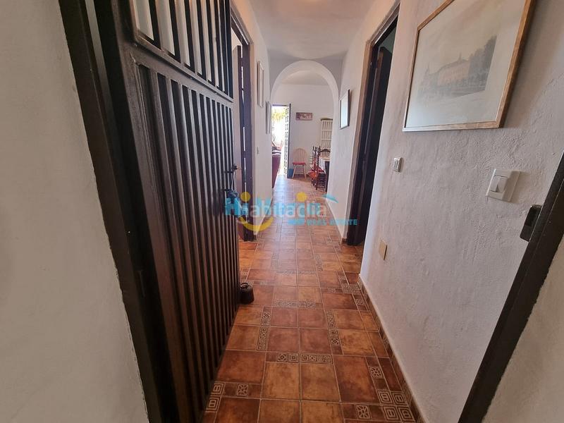 Foto 396b2a63-509e-4aa3-8cd9-c330c6f2568b. Rent house with parking in Torrox pueblo Torrox