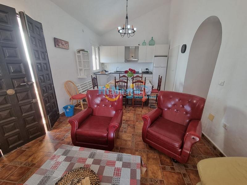Foto 8c5eb74d-4809-4b61-94da-a67fe88cf08a. Rent house with parking in Torrox pueblo Torrox
