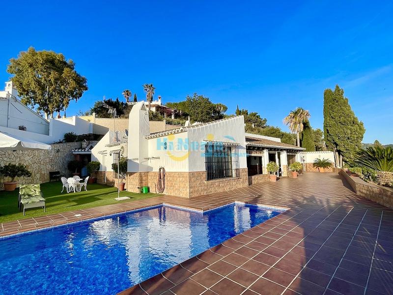 Foto 3a884787-69b4-4293-86e2-2be321095209. Maison avec parking piscine dans Algarrobo pueblo Algarrobo