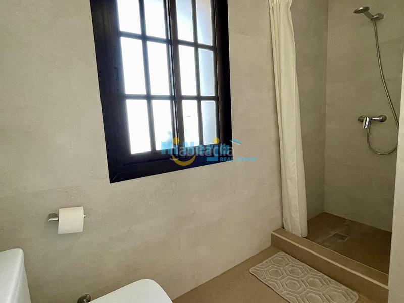 Foto 7d63f858-6deb-4d45-80a3-982f9f4d54d9. Maison avec parking piscine dans Algarrobo pueblo Algarrobo