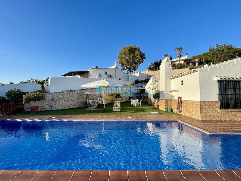 Foto 8ddb15eb-9848-45cf-be50-7d28d08acf3e. Maison avec parking piscine dans Algarrobo pueblo Algarrobo