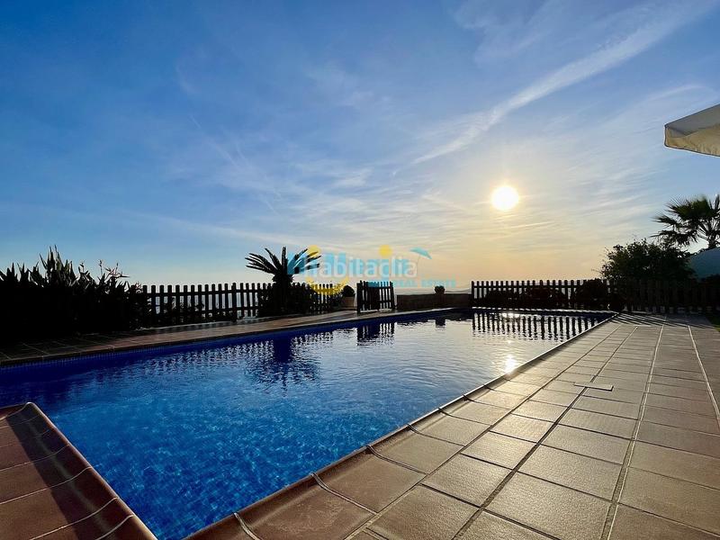 Foto b5d81e4c-0222-48cb-bc81-590b5d33ac14. Maison avec parking piscine dans Algarrobo pueblo Algarrobo