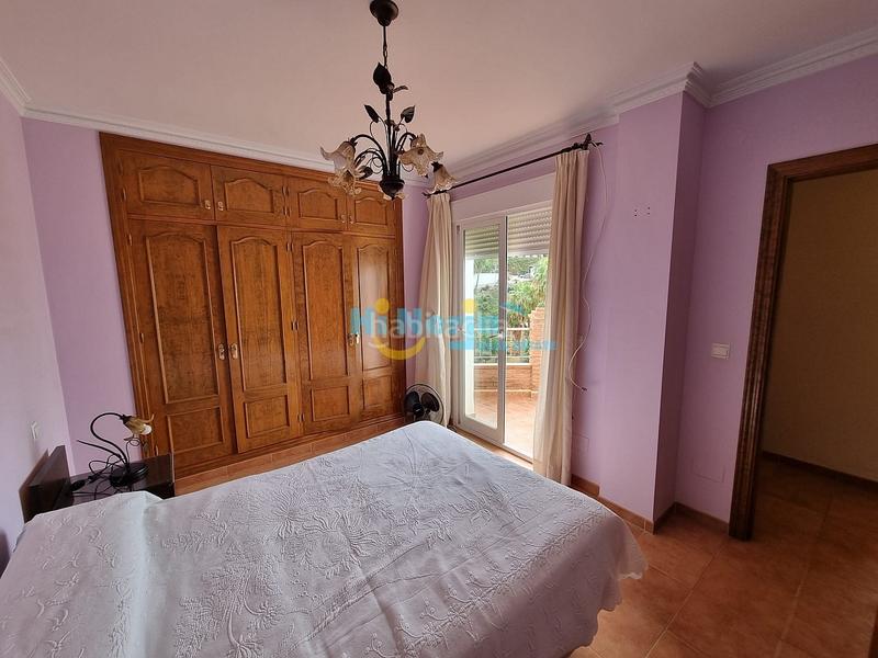 Foto 0502831a-aa42-4be1-a08b-e9ff7b8e2411. Casa con parcheggio in Centro Nerja