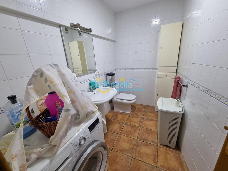 Foto 26be10cb-b9f7-4c86-b4ad-3c15d5bd7ef9. Casa con parcheggio in Centro Nerja
