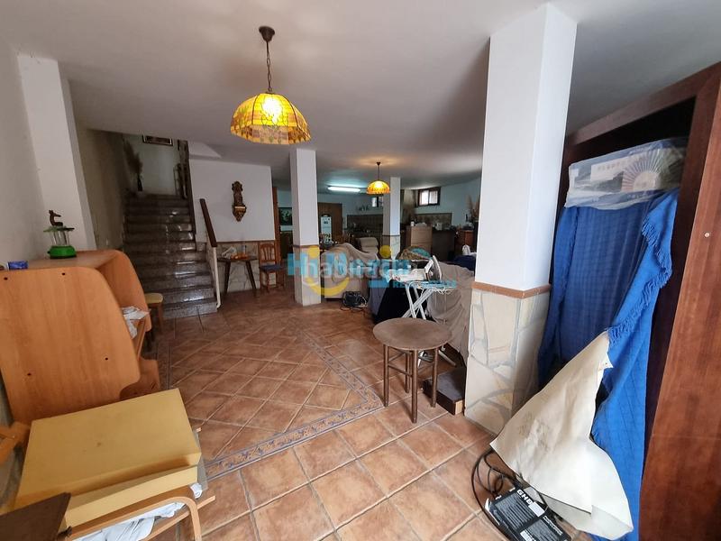 Foto a608c495-061d-4848-8dc5-dcc0448d9cdc. Casa con parcheggio in Centro Nerja