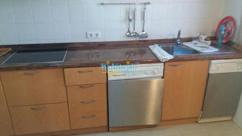 Foto 10e552f4-0cfc-4031-b926-c69785694da8. Casa amb aparcament piscina a Centro Torre del Mar