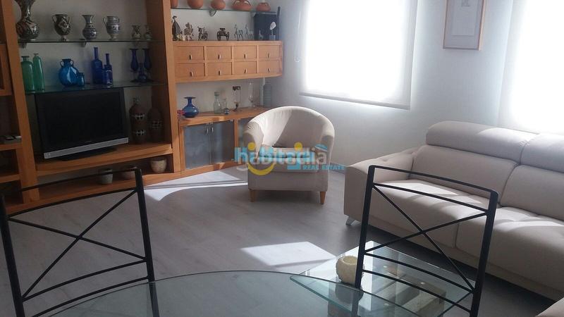 Foto 5529b8fc-04de-48b4-9ec5-a37c0fde9d06. Casa amb aparcament piscina a Centro Torre del Mar