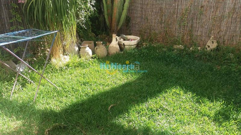 Foto a4c8fa1d-8a78-4cff-a8cc-9a8d8e8c50bc. Casa amb aparcament piscina a Centro Torre del Mar