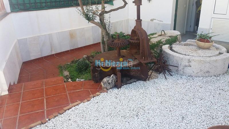 Foto c604f074-511e-45e0-bb68-dc5385beb22b. Casa amb aparcament piscina a Centro Torre del Mar