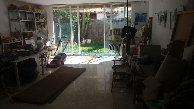 Foto f0fed0ee-bd87-43ea-96e8-6ec5f24879cc. Casa amb aparcament piscina a Centro Torre del Mar