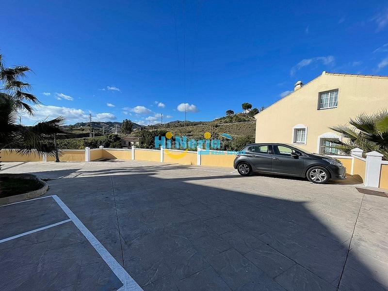Foto 73034d39-8e67-45dc-847f-4895a50337a7. Posto auto in Centro Nerja