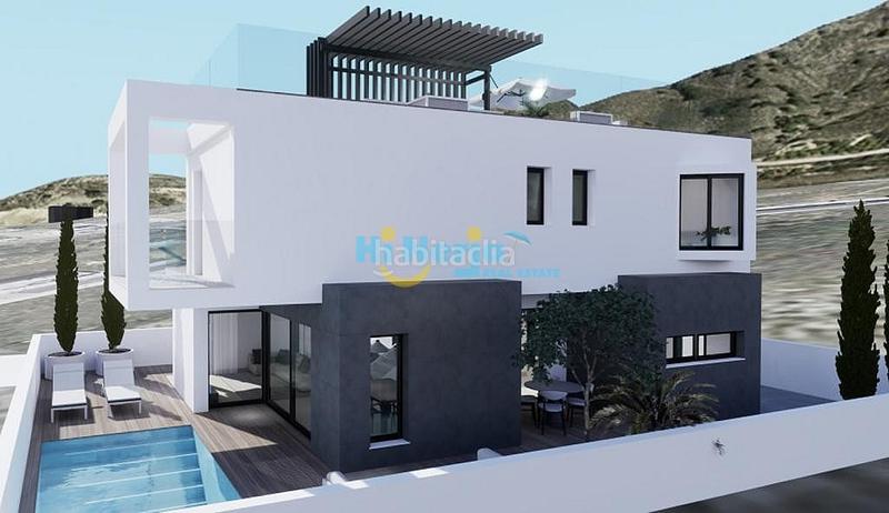 Foto 370fe535-43a7-443b-9b77-a9084f9cdbb2. Chalet con parcheggio piscina in Centro Nerja