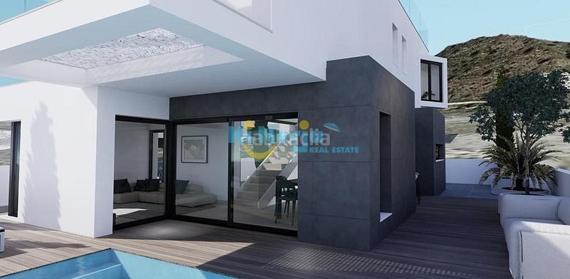 Foto ceae3d7d-8ef2-45bb-9be0-48ec862c0c1f. Chalet con parcheggio piscina in Centro Nerja