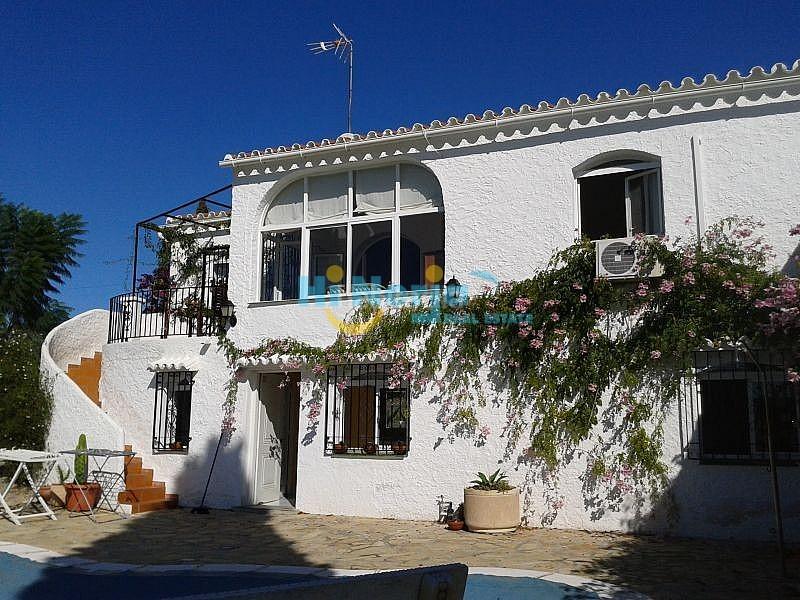 Foto 02753420-b437-42c1-846a-8c787d5fc867. Casa villa 6 dormitorios piscina garaje capistrano en Nerja