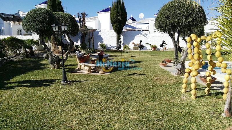 Foto 02b0b4d7-1203-4e60-88f9-b8675dbbf62f. Casa villa 6 dormitorios piscina garaje capistrano en Nerja