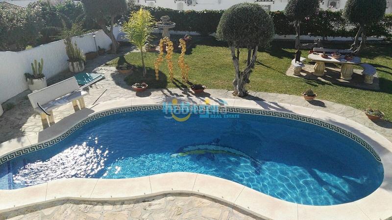 Foto 1b56438f-e4e9-416b-844e-0e081a2e3ba2. Casa villa 6 dormitorios piscina garaje capistrano en Nerja