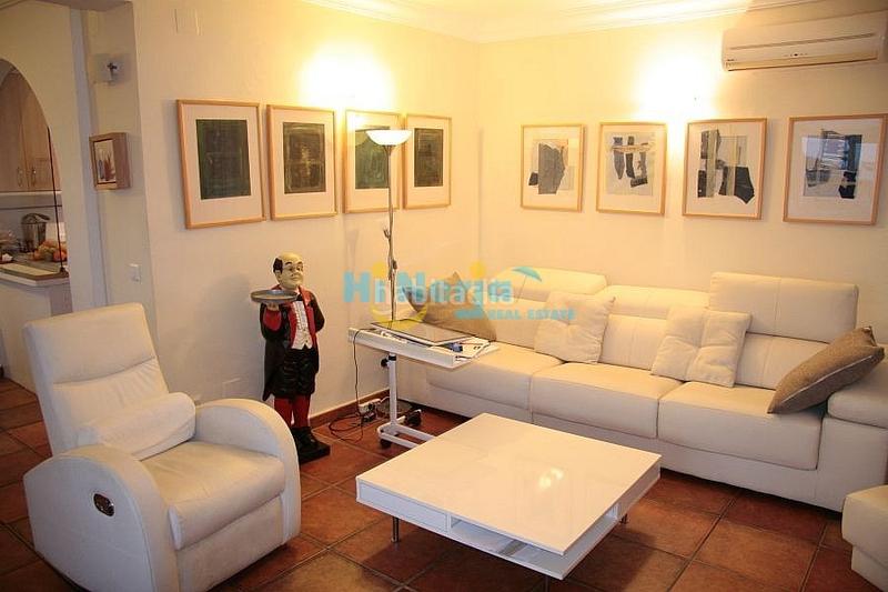 Foto 4c3066a2-0ada-487d-a013-8aac0a86c5a0. Casa villa 6 dormitorios piscina garaje capistrano en Nerja