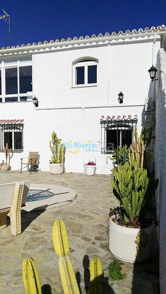 Foto 77da3b45-bf1b-44f2-8a88-dae0e3491a56. Casa villa 6 dormitorios piscina garaje capistrano en Nerja