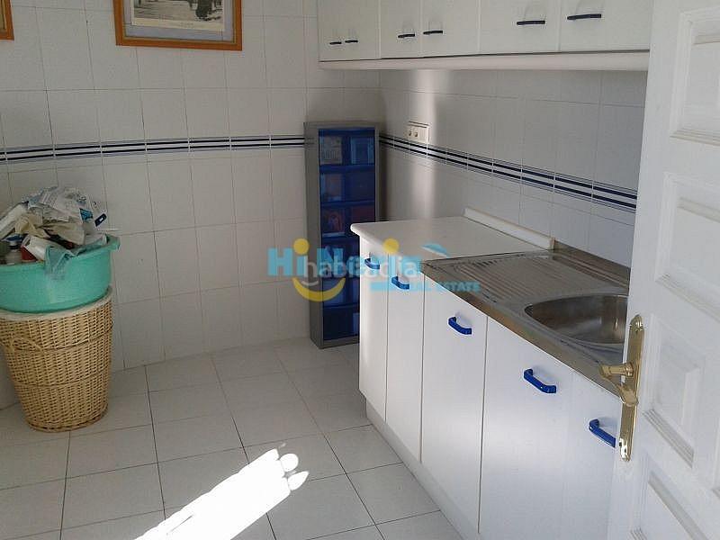 Foto bb34a801-7118-4f8f-ad10-c5161f1a79d9. Casa villa 6 dormitorios piscina garaje capistrano en Nerja